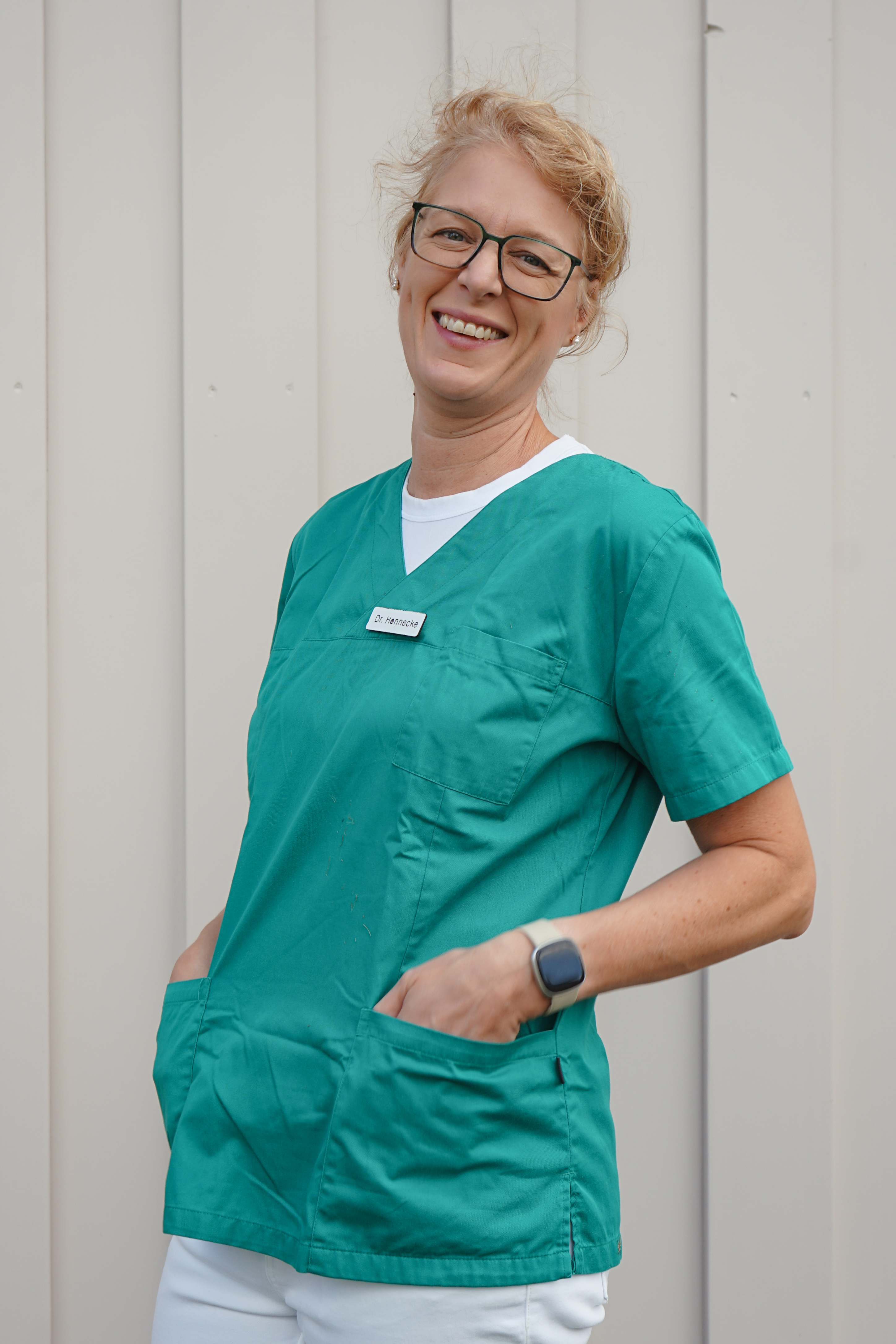 Dr. Silvia Hennecke
